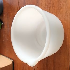 Glasbake for sunbeam 14 white spouted bowl.